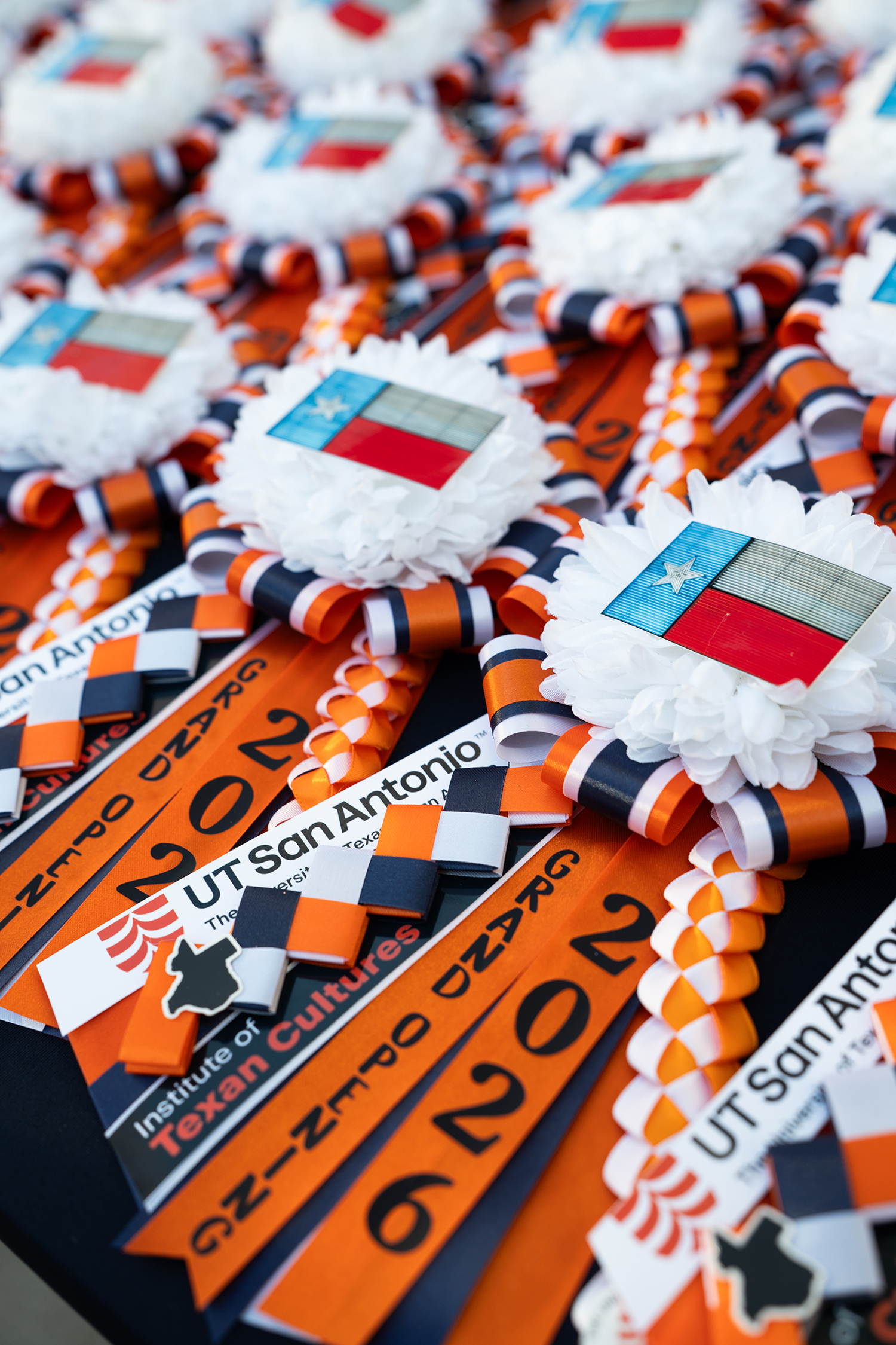 Guests received commemorative homecoming mums in celebration of ITC&rsquo;s homecoming at its new location.