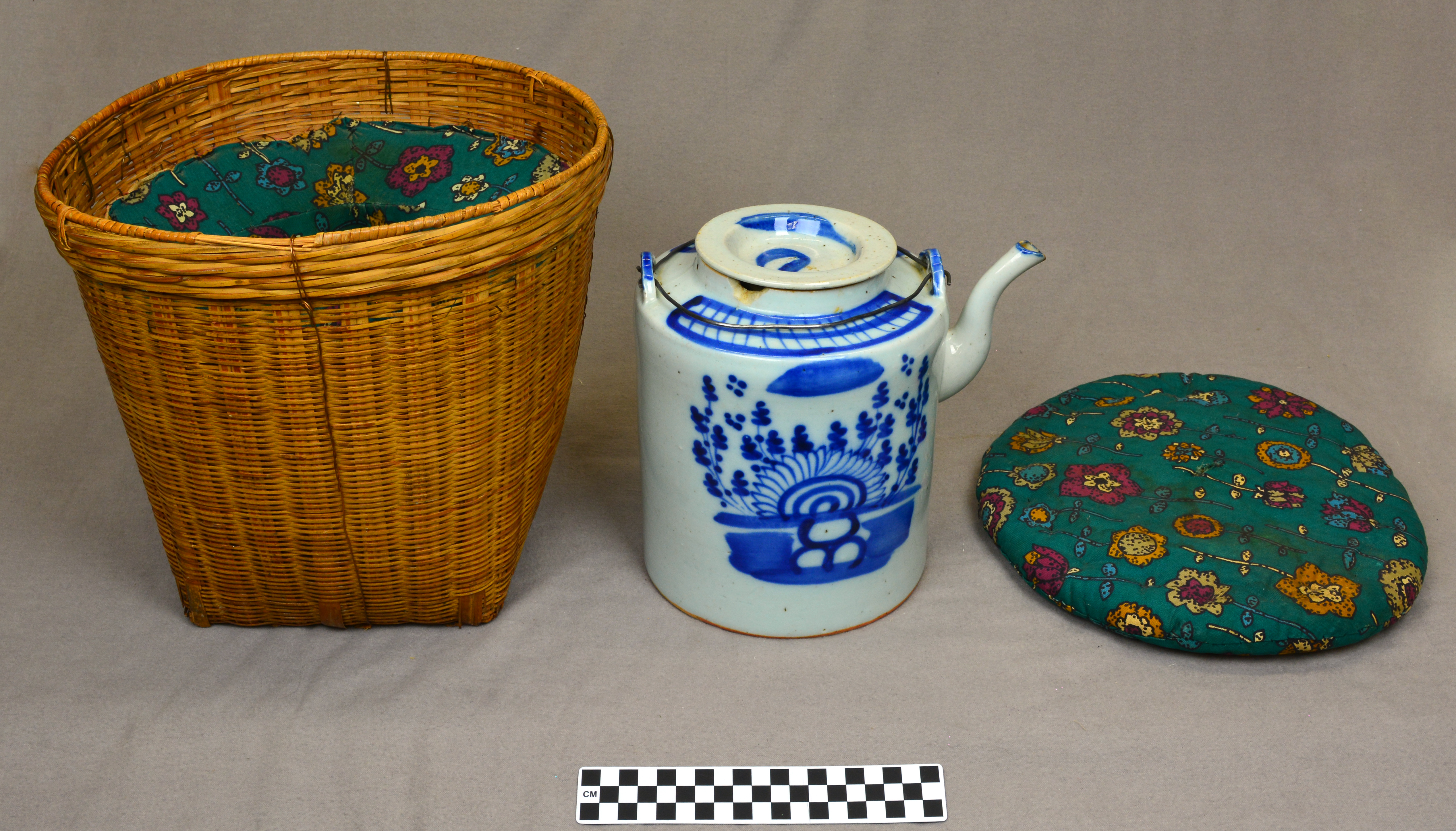 Object: Teapot (Chinese Teapot) | UTSA Institute Of Texan Cultures