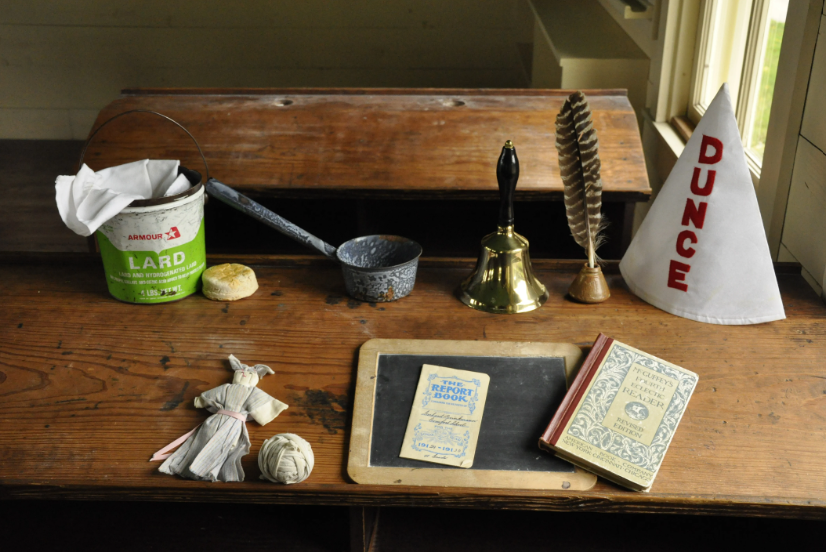 Contents of the One Room Schoolhouse Tex-Kit